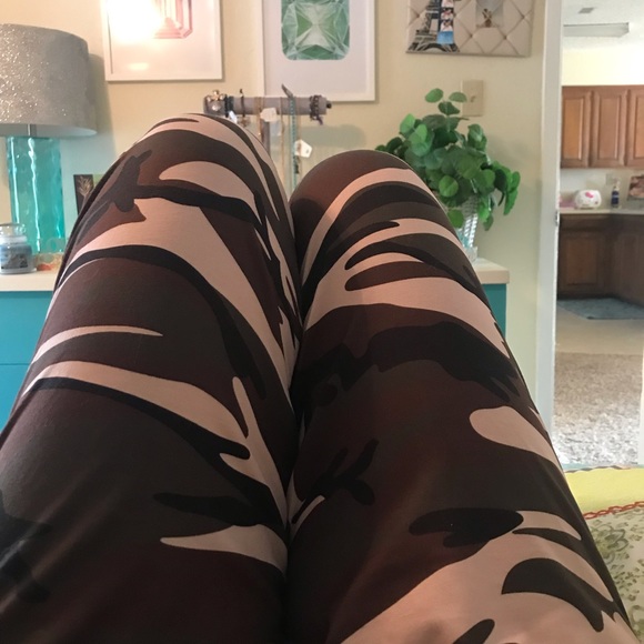 Last one! Heading out Commando Joggers - Picture 5 of 6